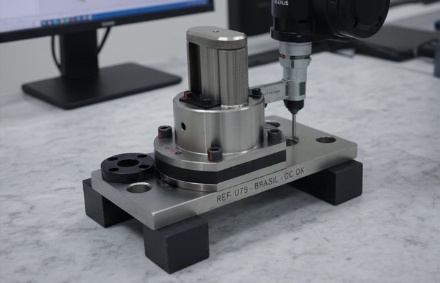 detalle de la producción de pletinas en serie para brasil